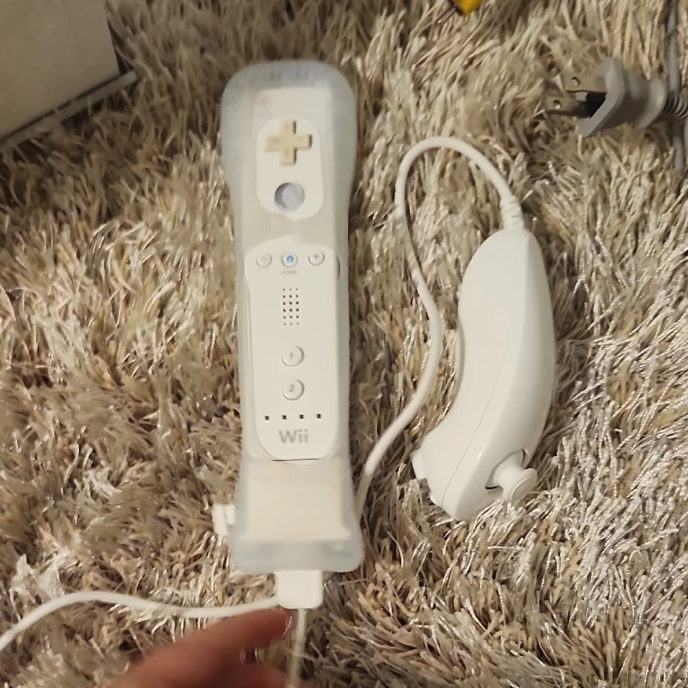 Nintendo Wii Console Bundle - White